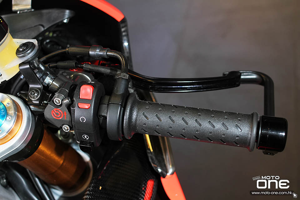 2016 APRILIA RSV4 R-FW Stock2 APX Race