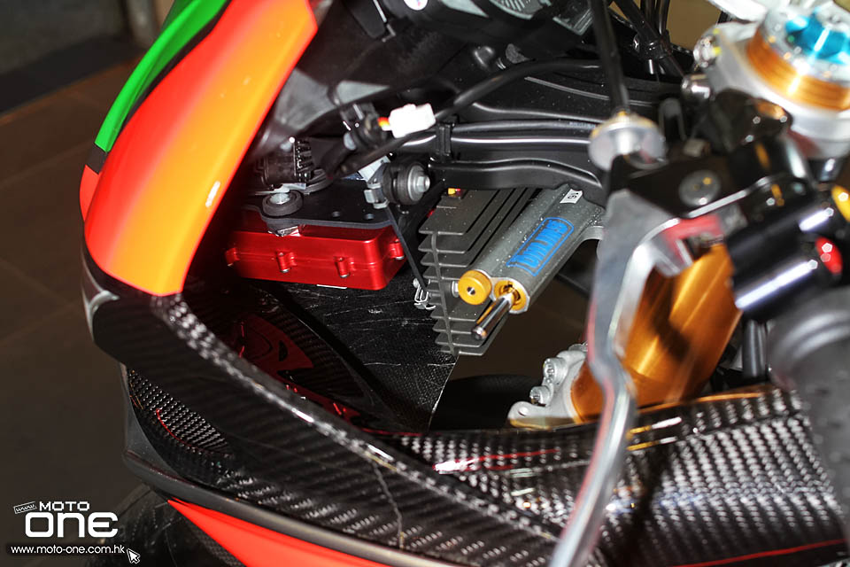 2016 APRILIA RSV4 R-FW Stock2 APX Race