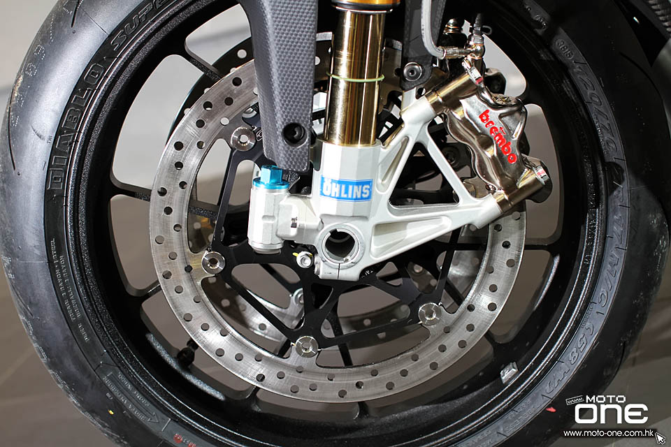 2016 APRILIA RSV4 R-FW Stock2 APX Race