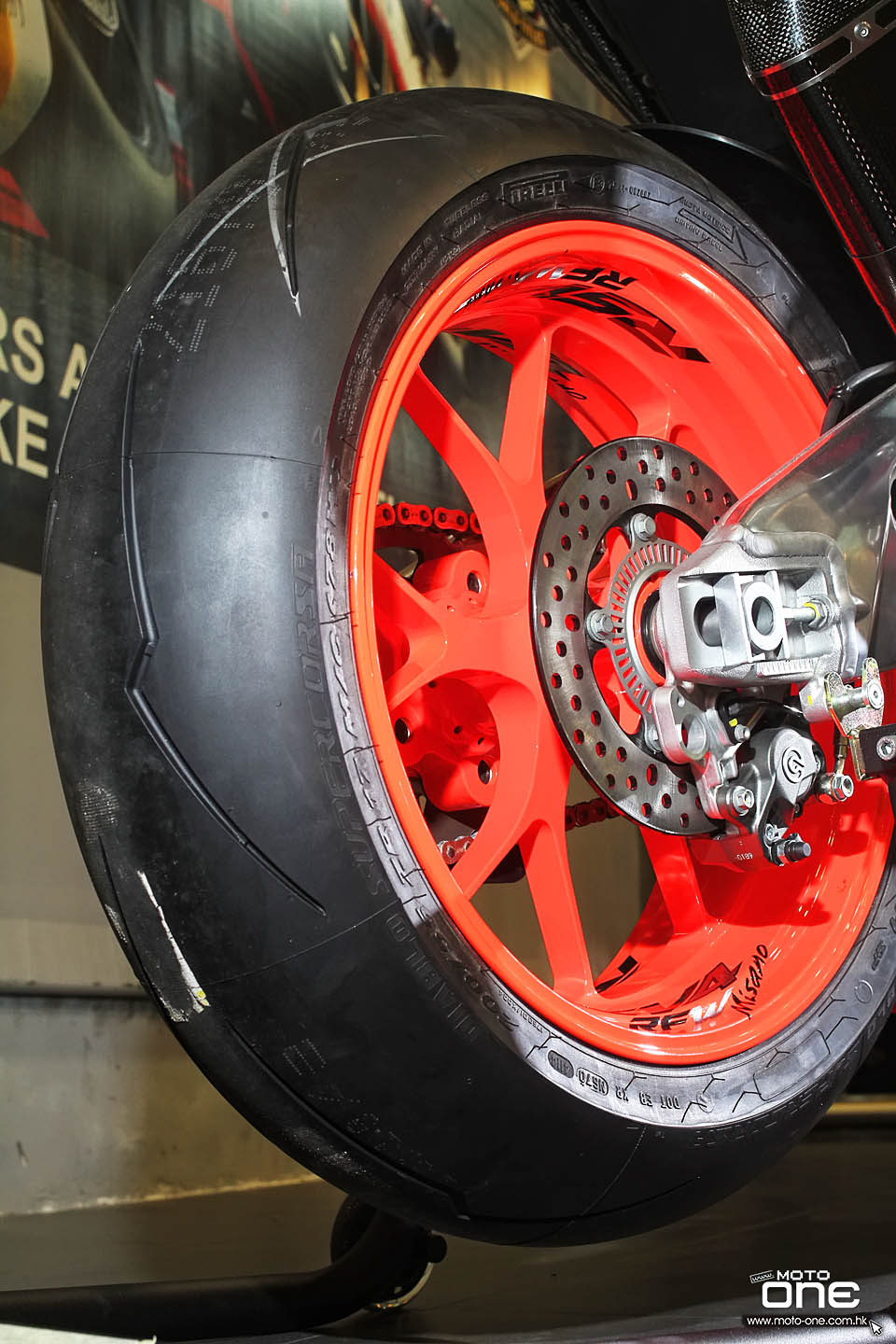 2016 APRILIA RSV4 R-FW Stock2 APX Race