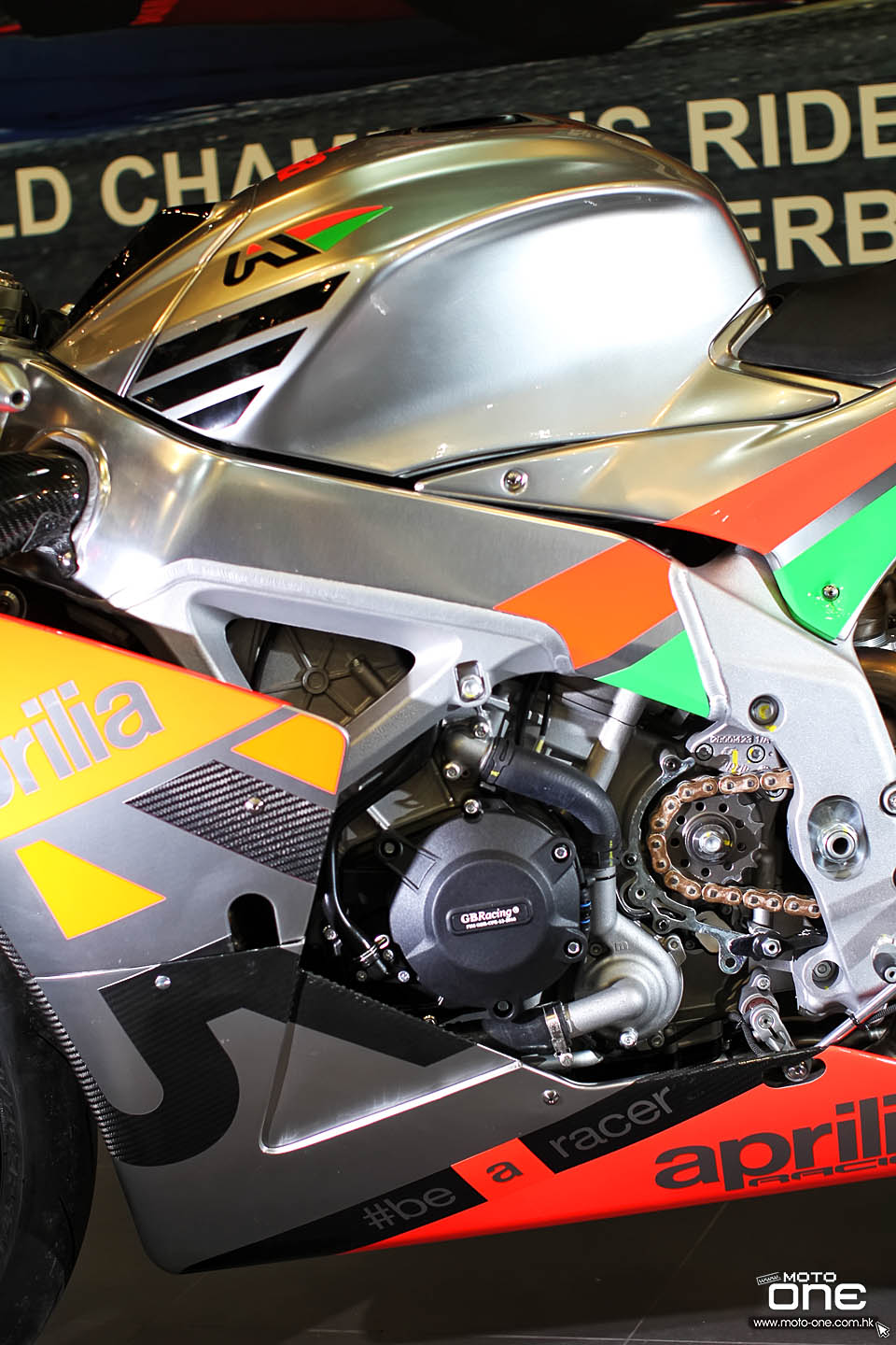 2016 APRILIA RSV4 R-FW Stock2 APX Race