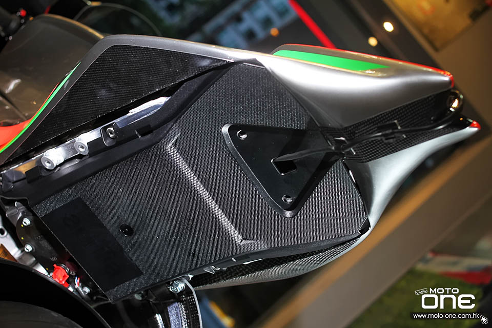 2016 APRILIA RSV4 R-FW Stock2 APX Race