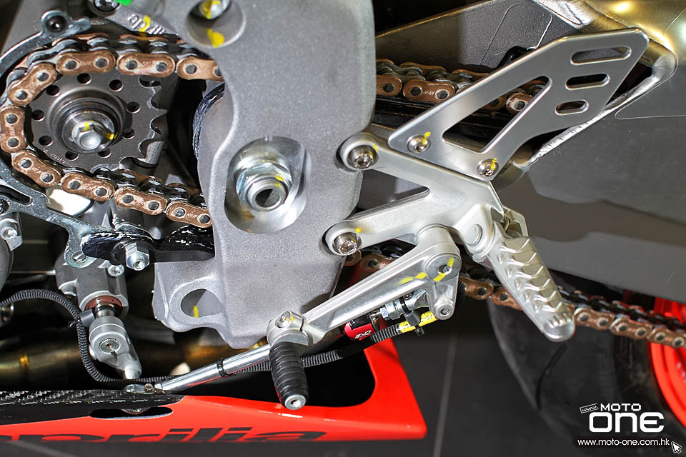 2016 APRILIA RSV4 R-FW Stock2 APX Race