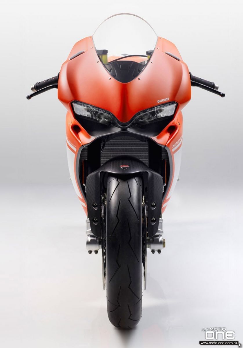 2016_DUCATI 1299 Superleggera