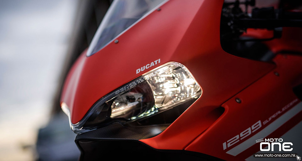 2016_DUCATI 1299 Superleggera