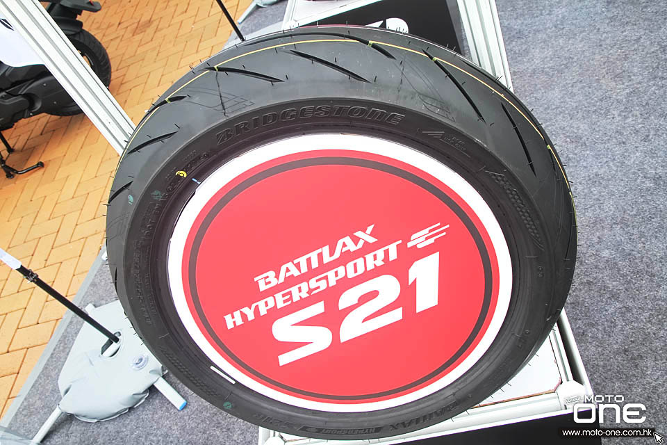 2016 SANWA BRIDGESTONE HJC HK BIKESHOW