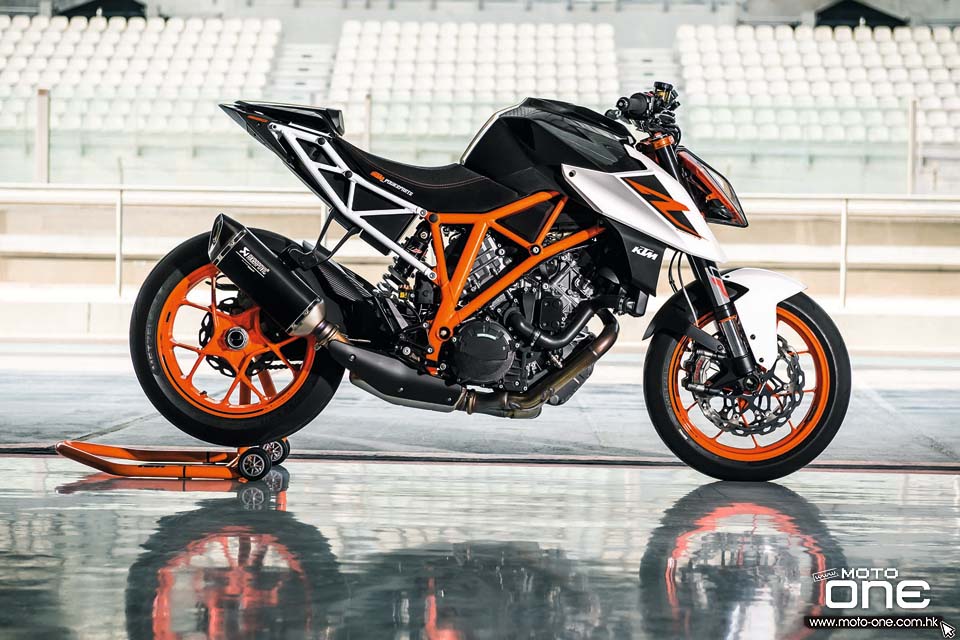 2017 KTM 1290 Super Duke R