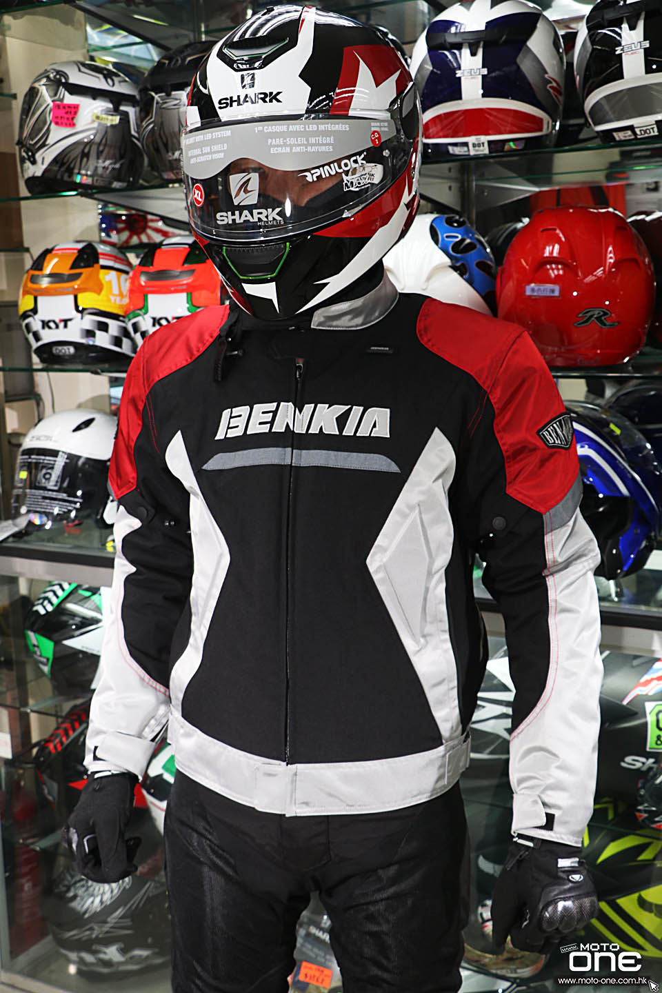 2016 BENKIA SUIT