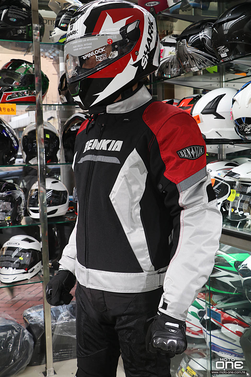 2016 BENKIA SUIT