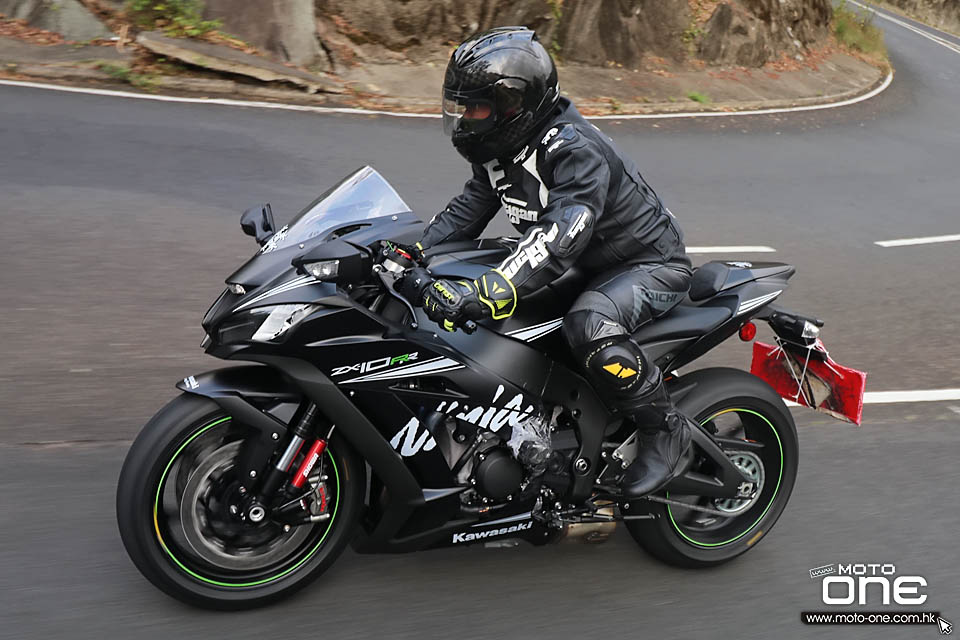 2017 KAWASKAI NINJA ZX-10RR TEST