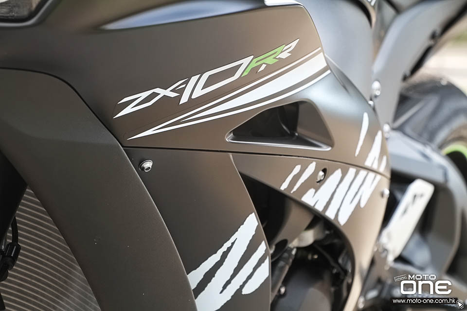 2017 KAWASKAI NINJA ZX-10RR TEST