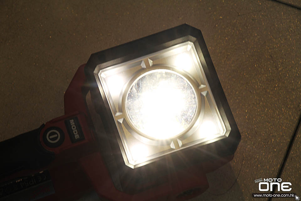 2017 MILWAUKEE light