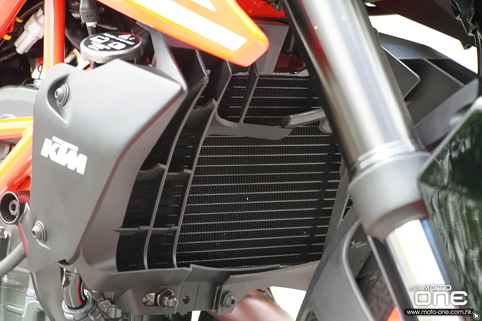 2017 2016 KTM 390 DUKE
