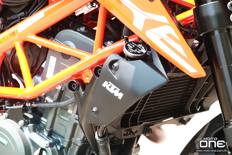 2017 2016 KTM 390 DUKE