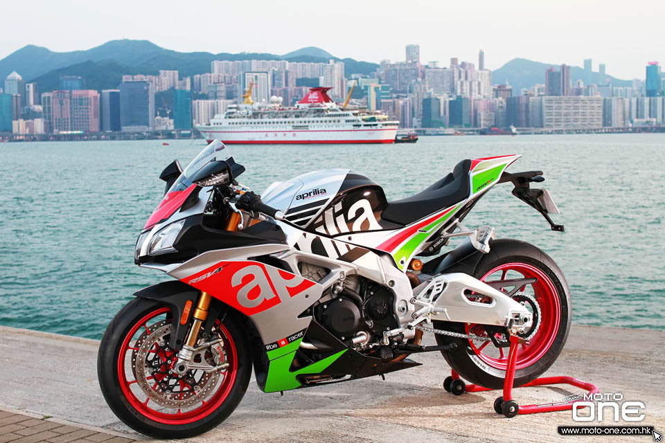 2017 APRILIA RSV4 RF Tuono 1100 Factory