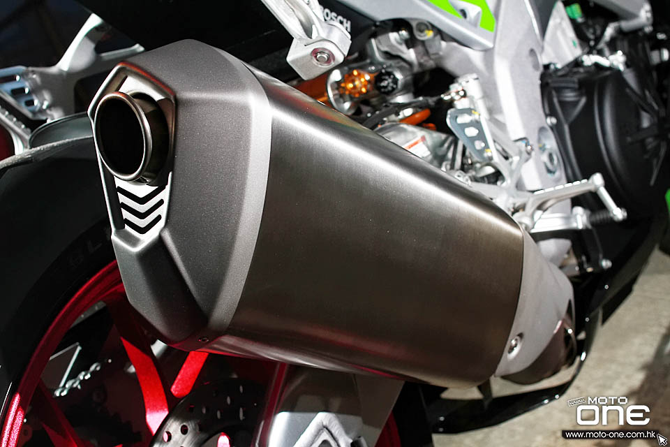 2017 APRILIA RSV4 RF Tuono 1100 Factory