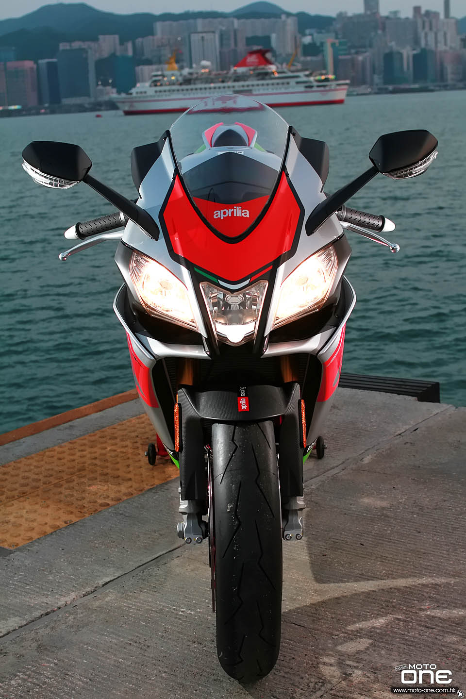 2017 APRILIA RSV4 RF Tuono 1100 Factory