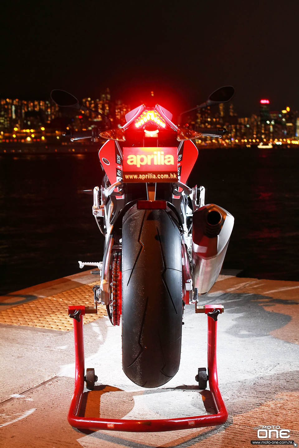 2017 APRILIA RSV4 RF Tuono 1100 Factory