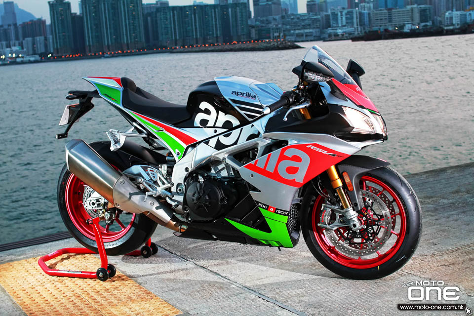 2017 APRILIA RSV4 RF Tuono 1100 Factory