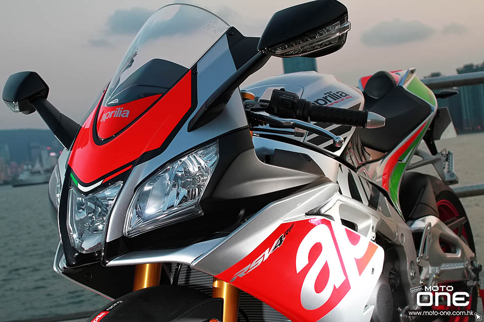 2017 APRILIA RSV4 RF Tuono 1100 Factory
