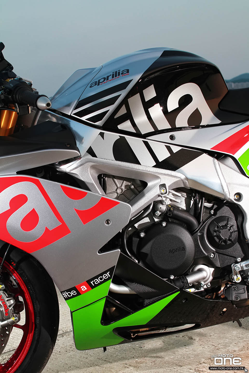 2017 APRILIA RSV4 RF Tuono 1100 Factory