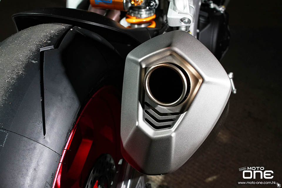 2017 APRILIA RSV4 RF Tuono 1100 Factory