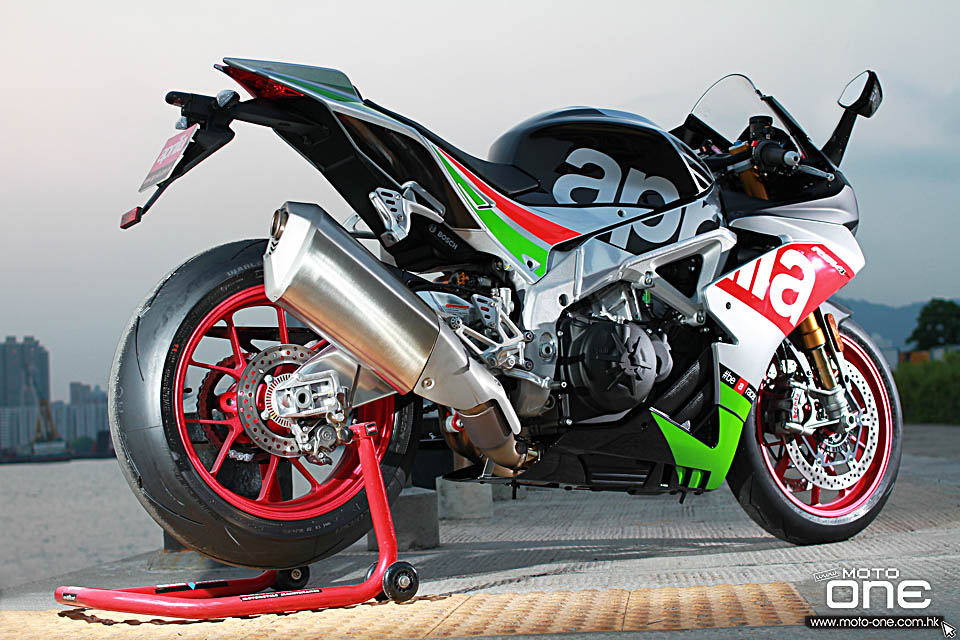 2017 APRILIA RSV4 RF Tuono 1100 Factory