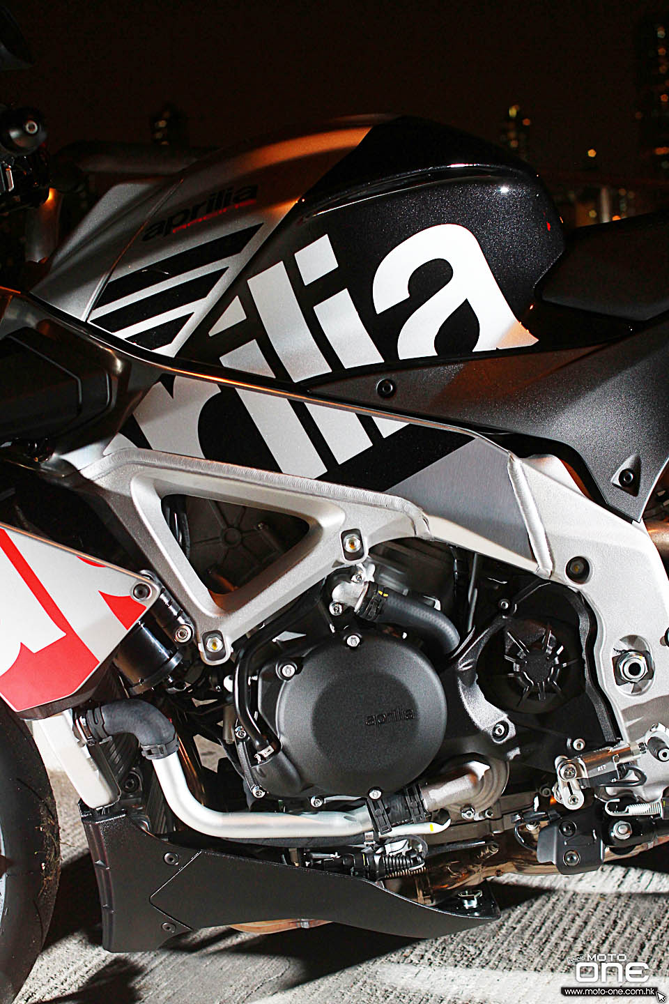 2017 APRILIA RSV4 RF Tuono 1100 Factory