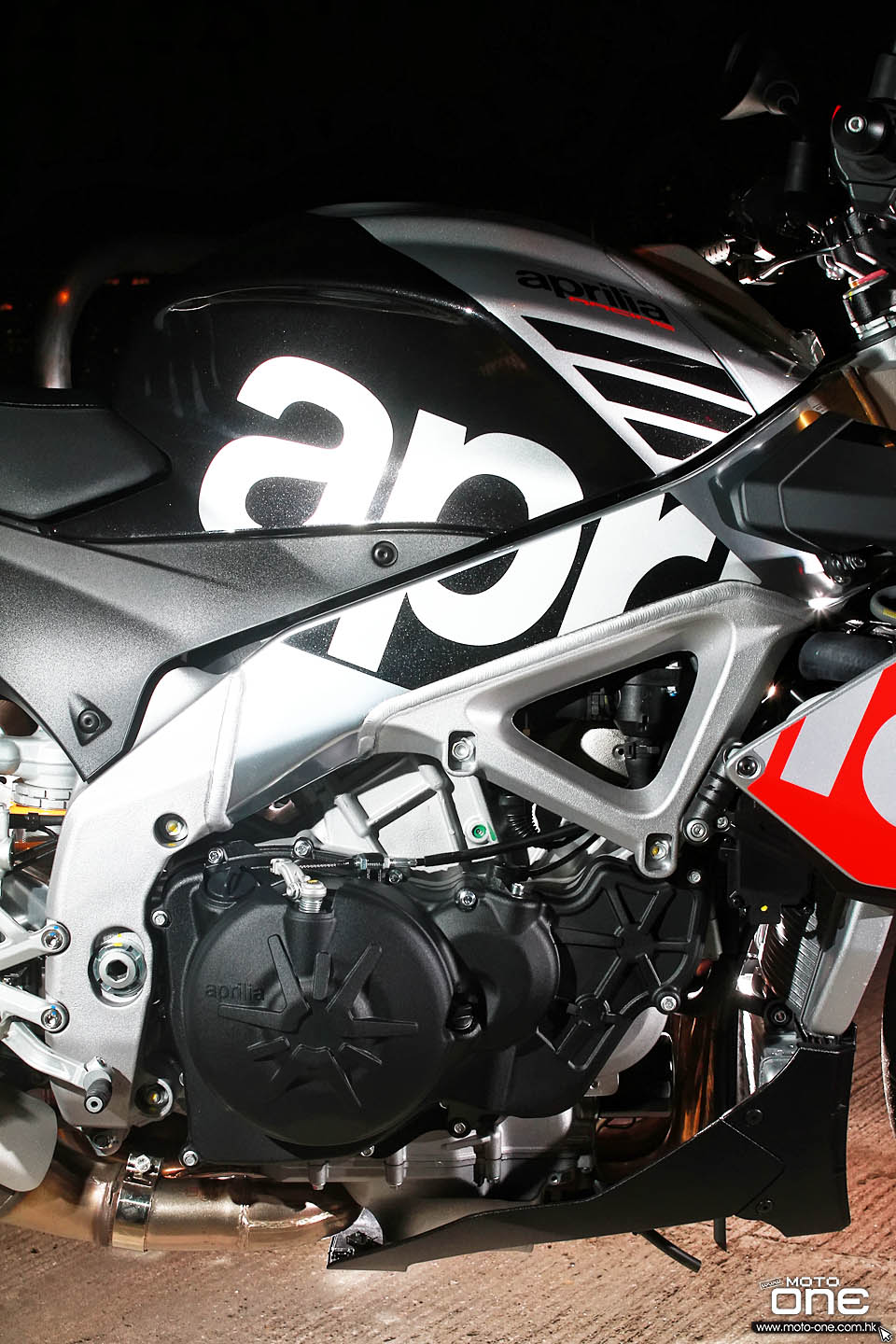 2017 APRILIA RSV4 RF Tuono 1100 Factory