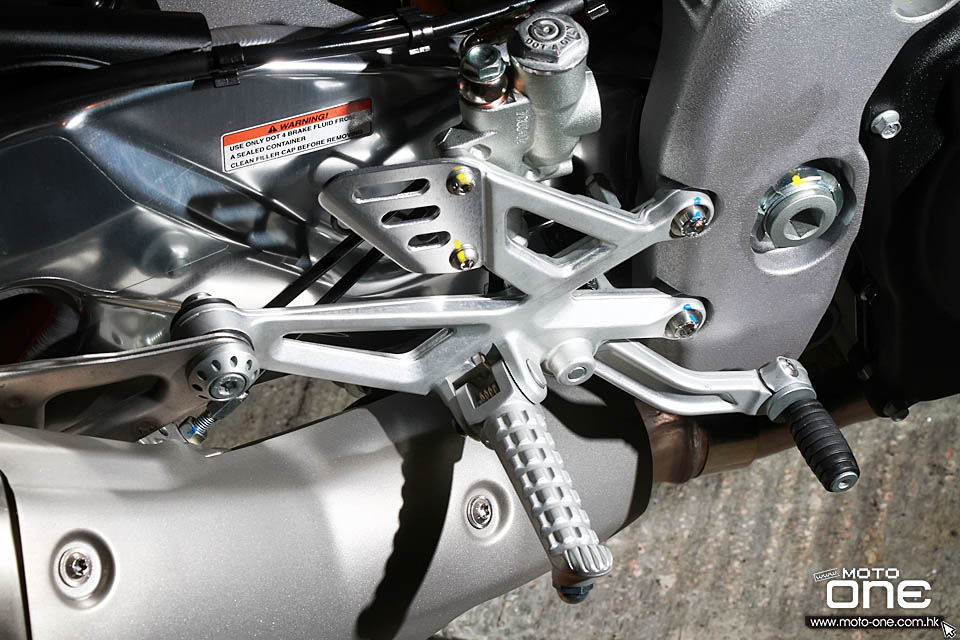 2017 APRILIA RSV4 RF Tuono 1100 Factory