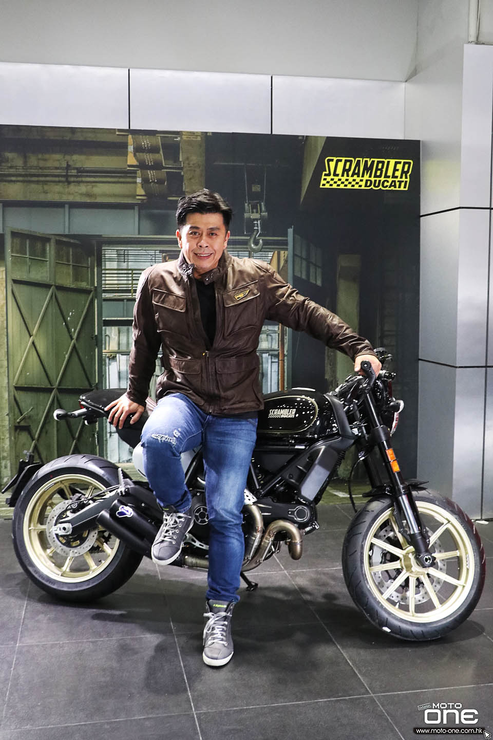 2017 Ducati Scrambler Cafe Racer Simon Kwan