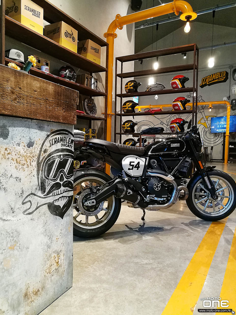 2017 Ducati Scrambler Cafe Racer Simon Kwan