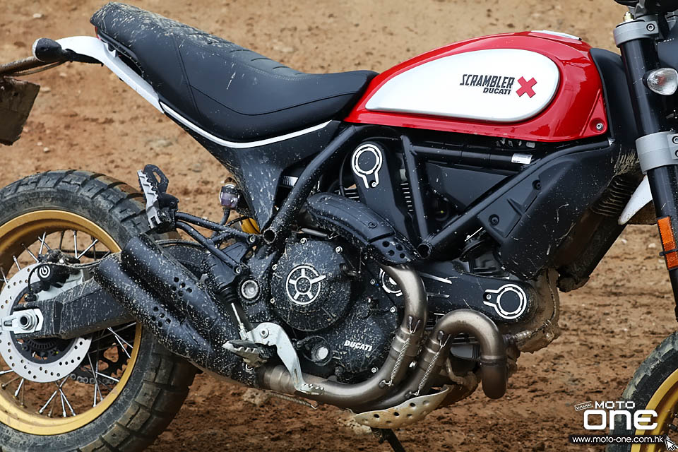 2017 Ducati Scrambler Desert Sled SIMON KWAN