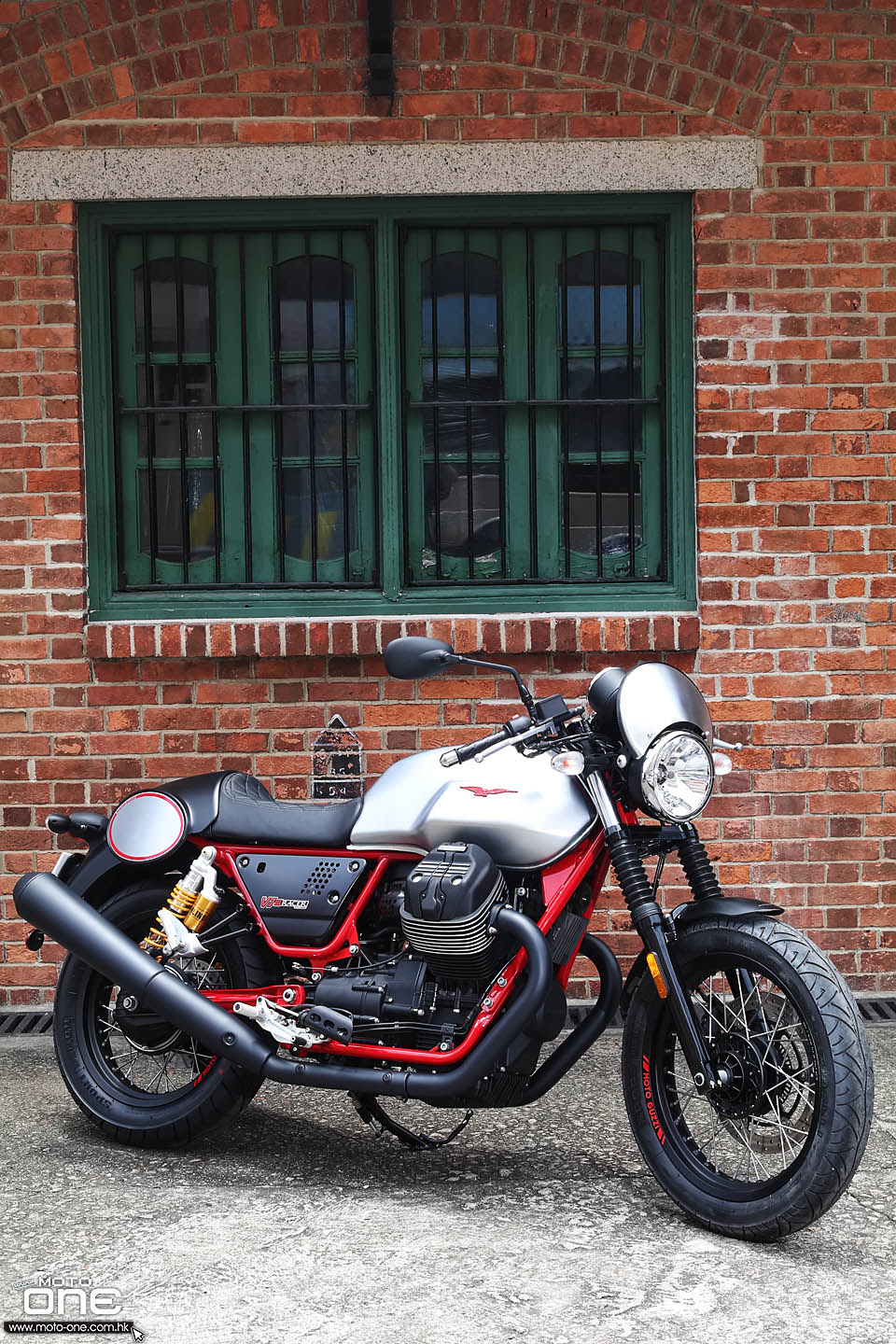 2017 Moto Guzzi V7 III Anniversario Racer