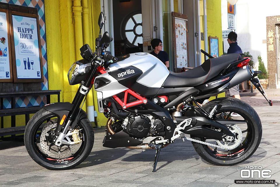 2017 APRILIA SHIVER 900