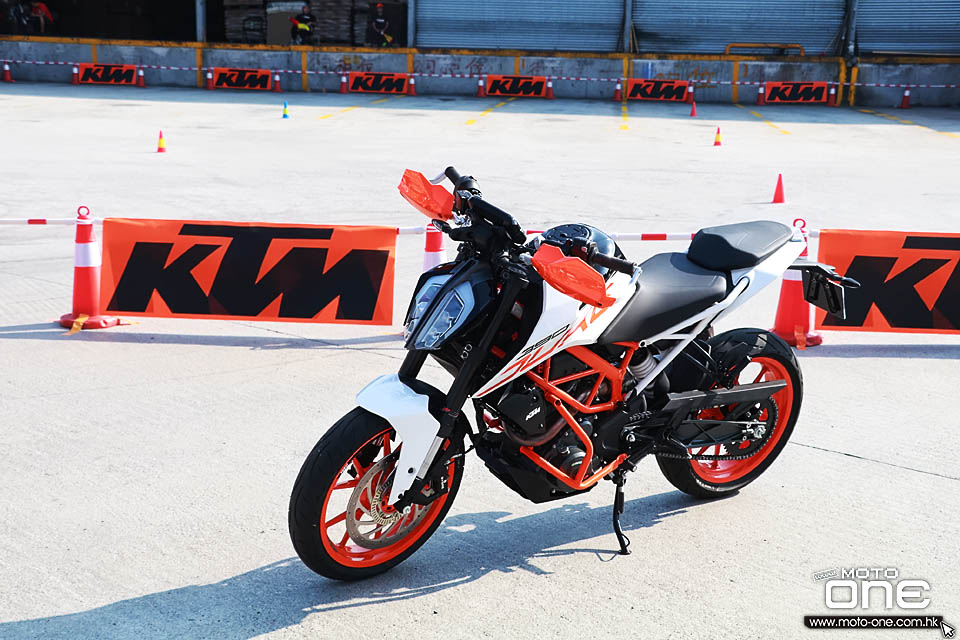 2017 KTM DUKEHANA DAY