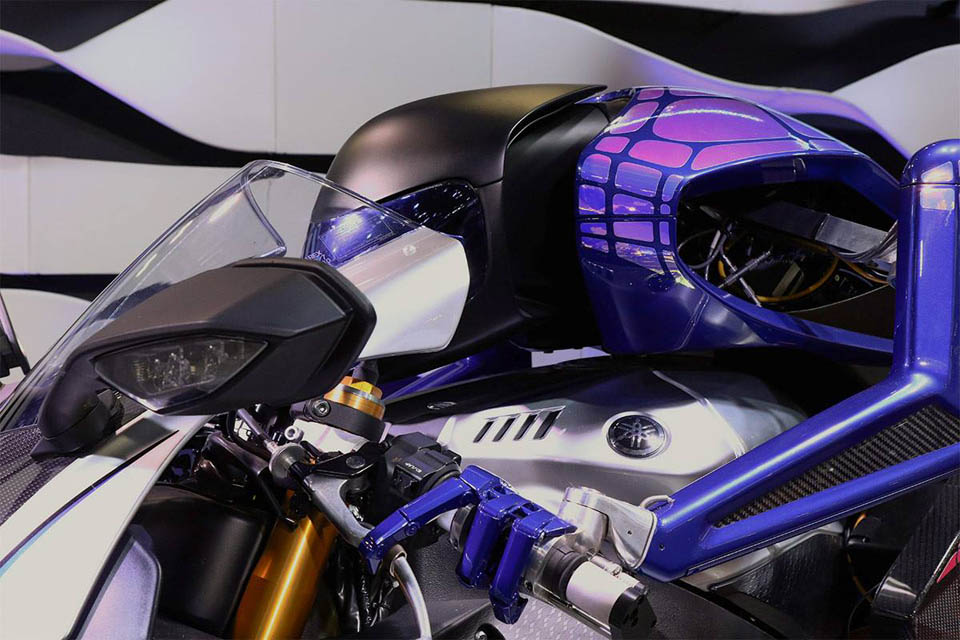 2017 YAMAHA MOTOBOT 2 X YZF R1M
