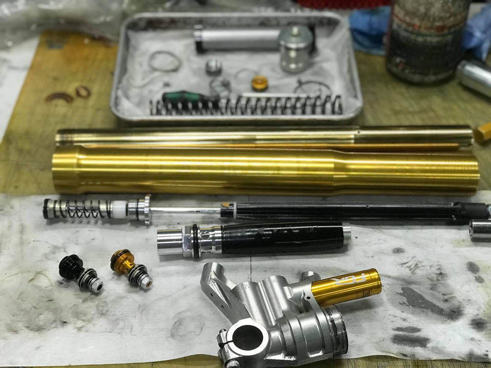 MOTARD TECH OHLINS