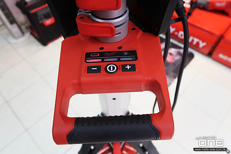 2018 MILWAUKEE M18HSAL-0 LIGHT