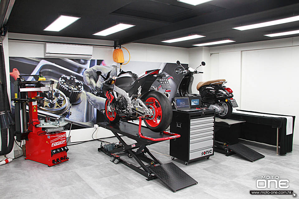 2018 MotoPlex Piaggio Vespa Aprilia Moto Guzzi