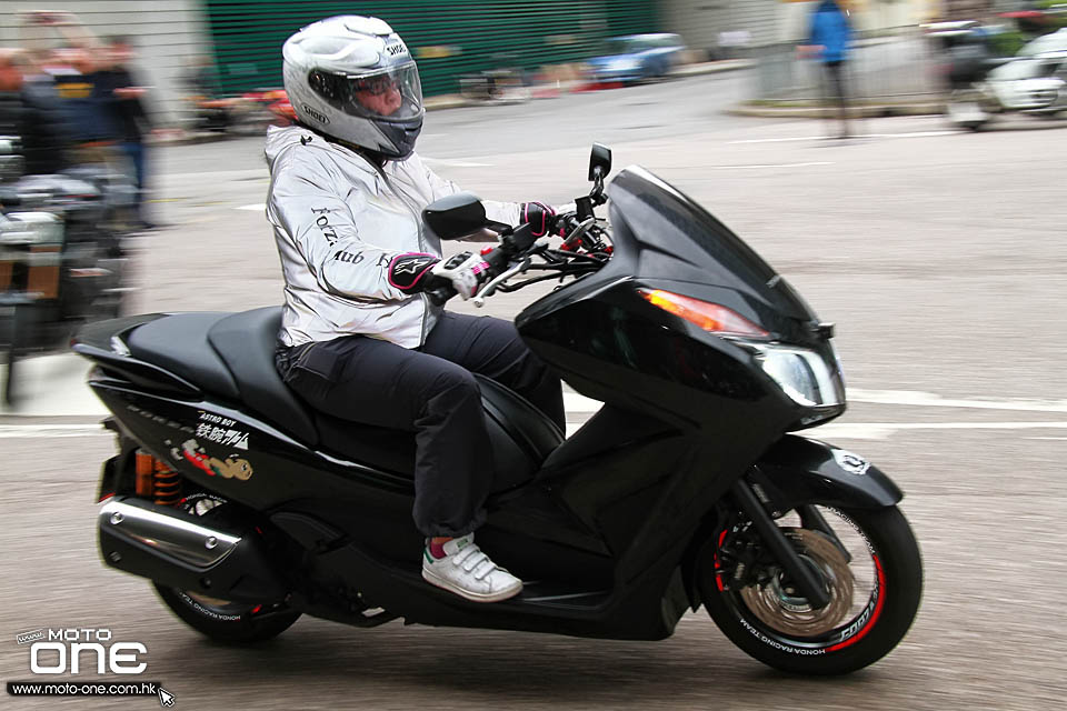 2018 CHINESE NEW YEAR RIDING KOWLOON