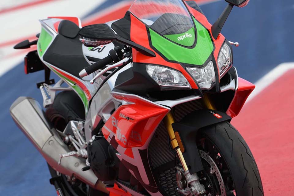 2018 Aprilia RSV4 RF LE