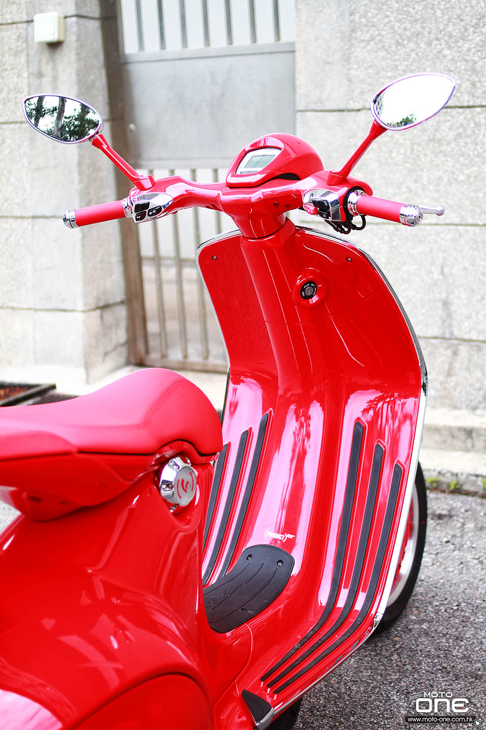 2018 VESPA 946 RED