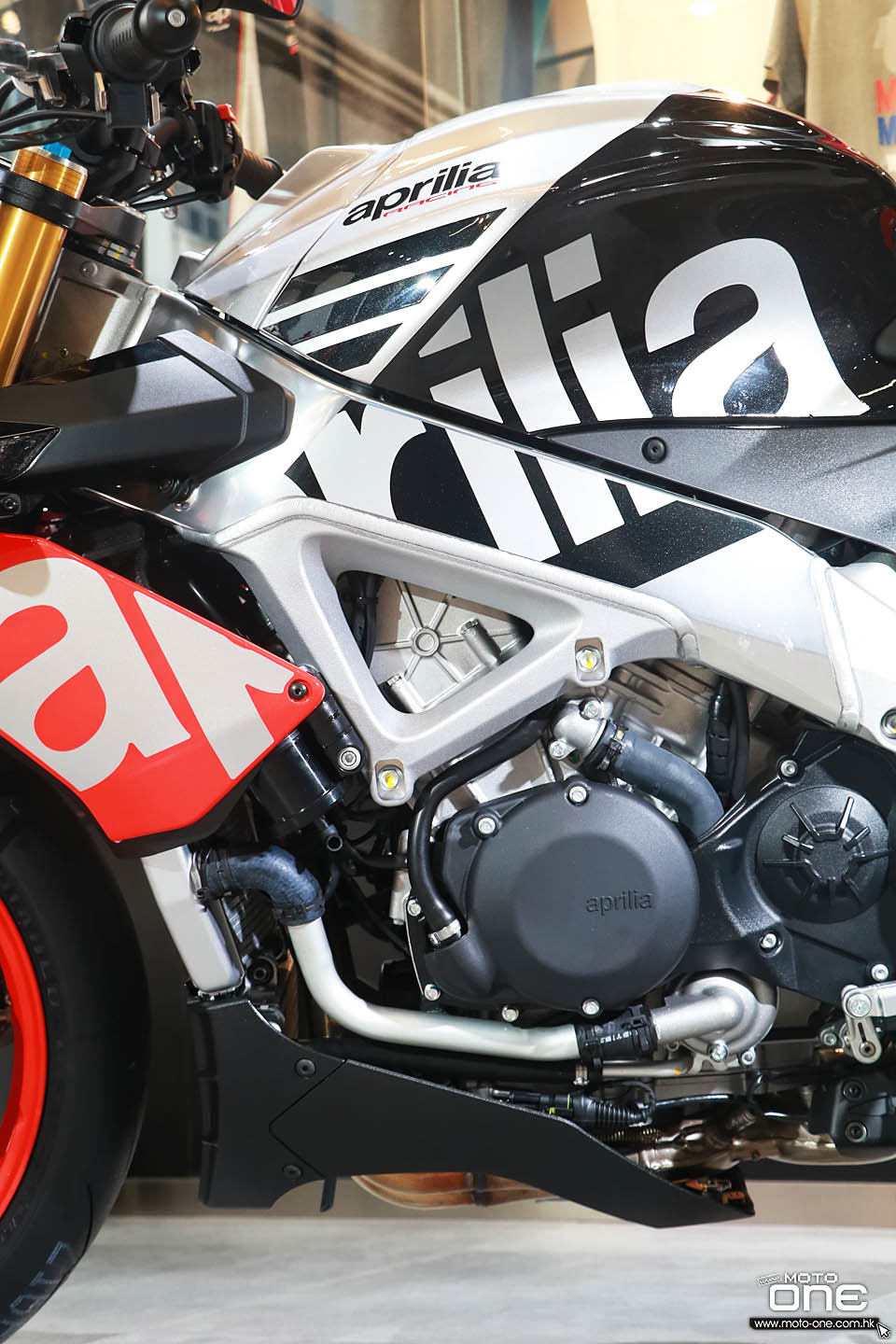 2018 APRILIA_Tuono V4 1100 Factory