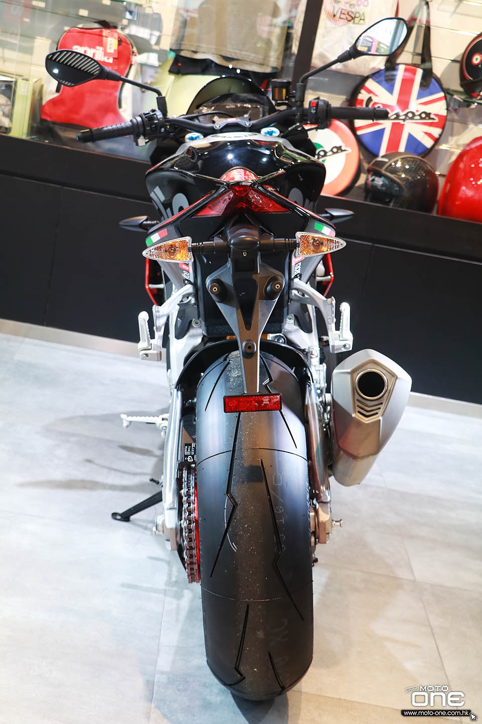 2018 APRILIA_Tuono V4 1100 Factory