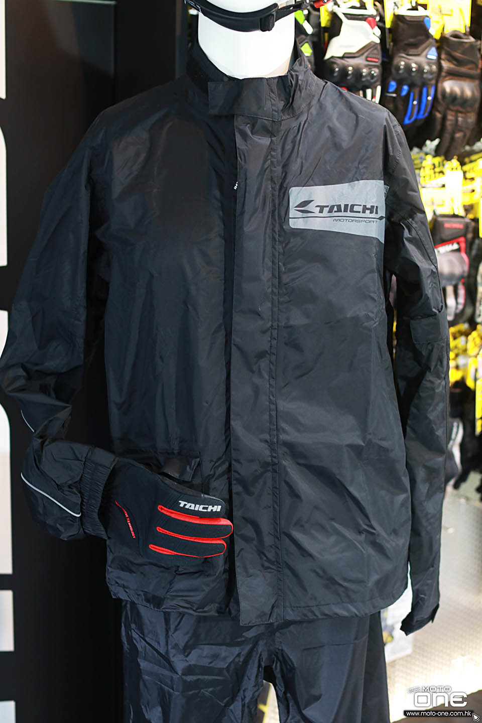 2018 RS-TAICHI RAIN SUITS & GOLVE