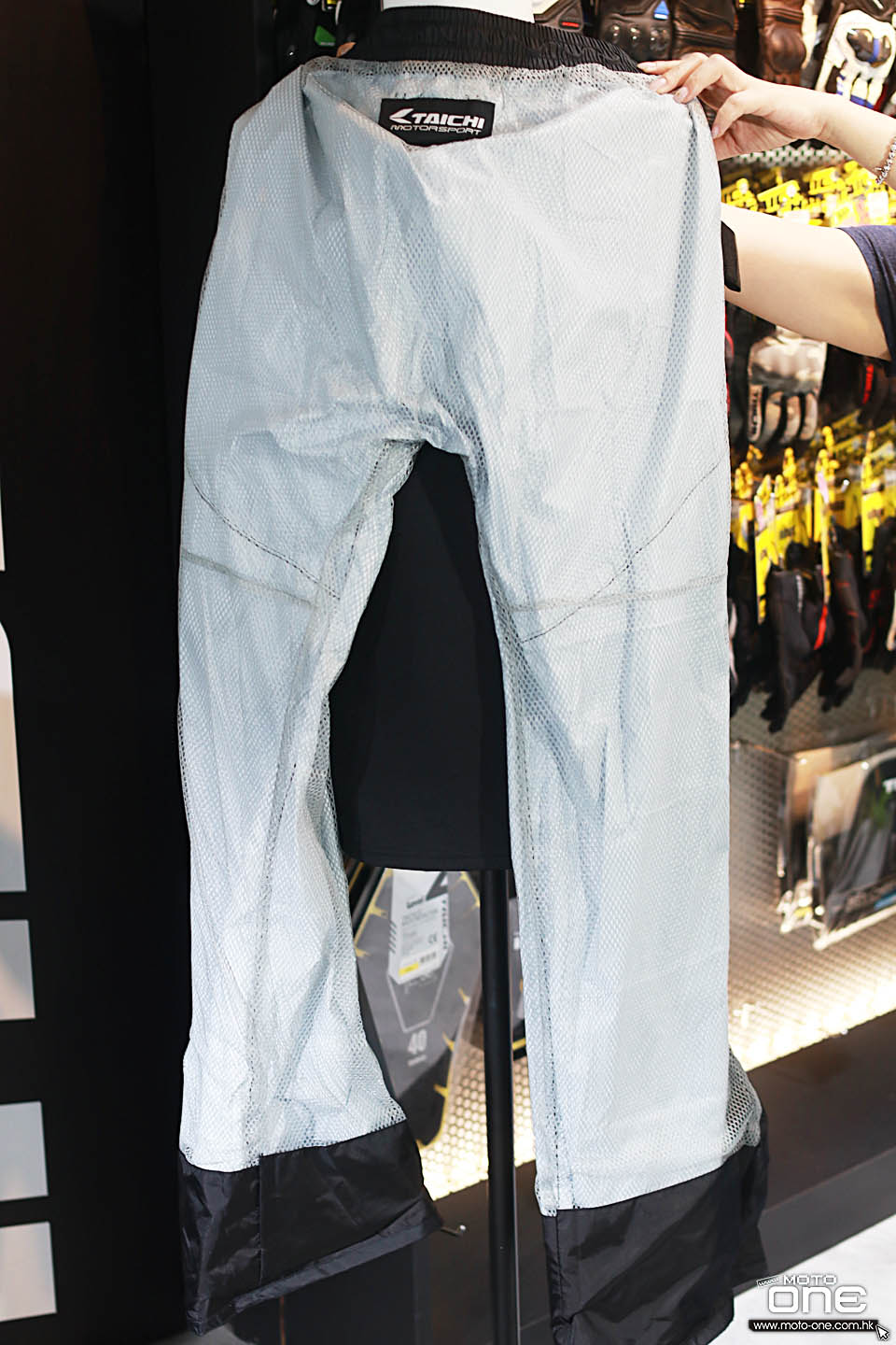2018 RS-TAICHI RAIN SUITS & GOLVE