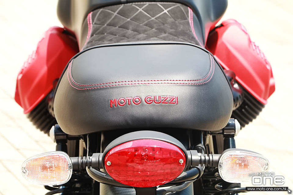 2018 MOTO GUZZI V7 3 CARBON SPECIAL STONE