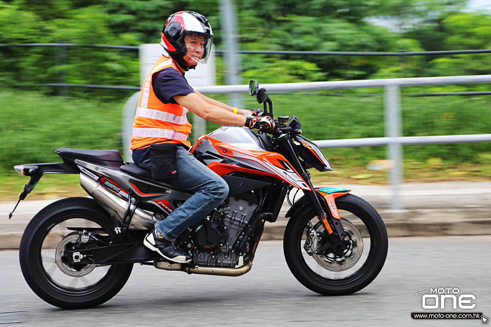 2018 KTM 790 DUKE ABS TEST DAY