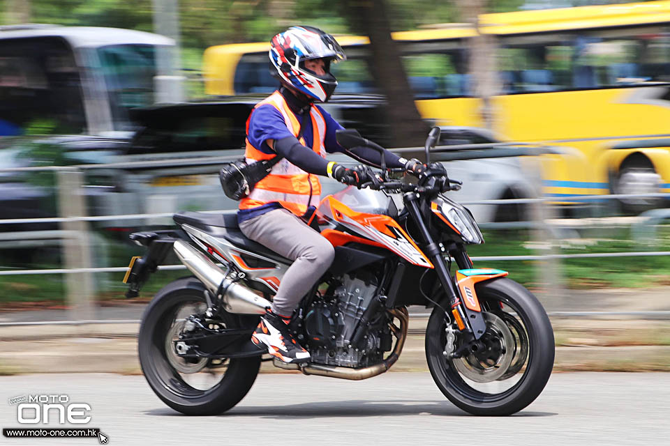 2018 KTM 790 DUKE ABS TEST DAY